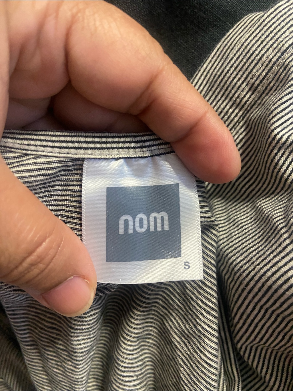 T39a- Nom Pinstripe Ruched Maternity T-Shirt — image 5 of 5
